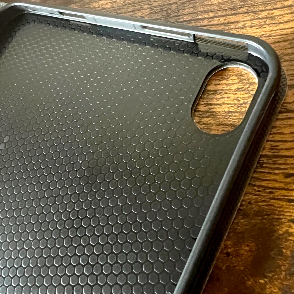 ワイルドストロベリーのiPadケース(ネイビー) いちご ipadケース カバー タブレットケース