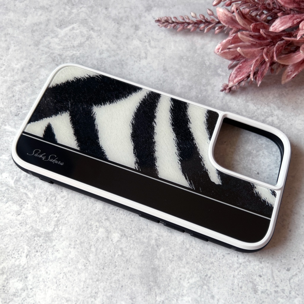 ゼブラ×ブラックのガラススマホケース シマウマ スマホケース 強化ガラス iPhone16e iphone17 air