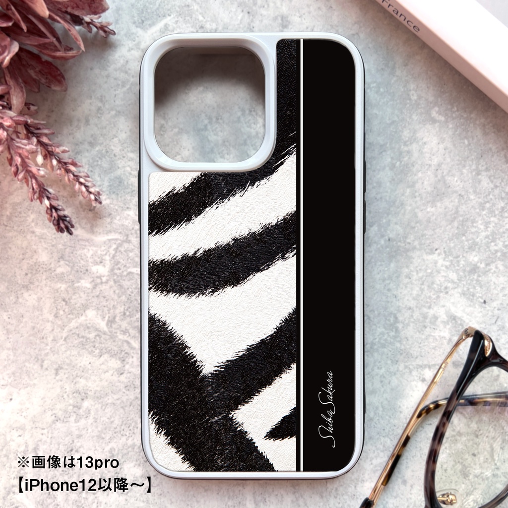 ゼブラ×ブラックのガラススマホケース シマウマ スマホケース 強化ガラス iPhone16e iphone17 air