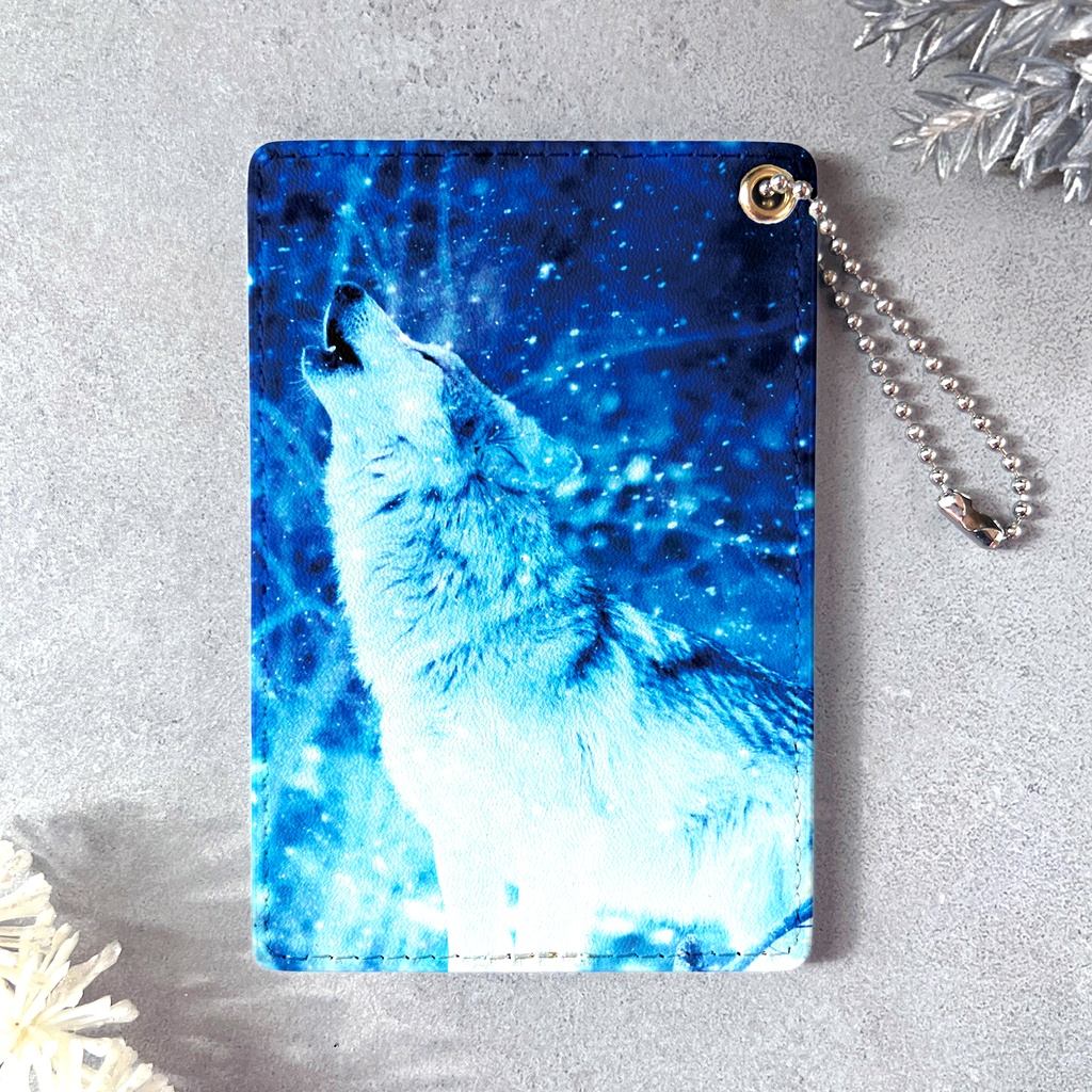 雪原のオオカミのパスケース　名入れ 記念日 ギフト クリスマス 定期入れ カードケース 狼