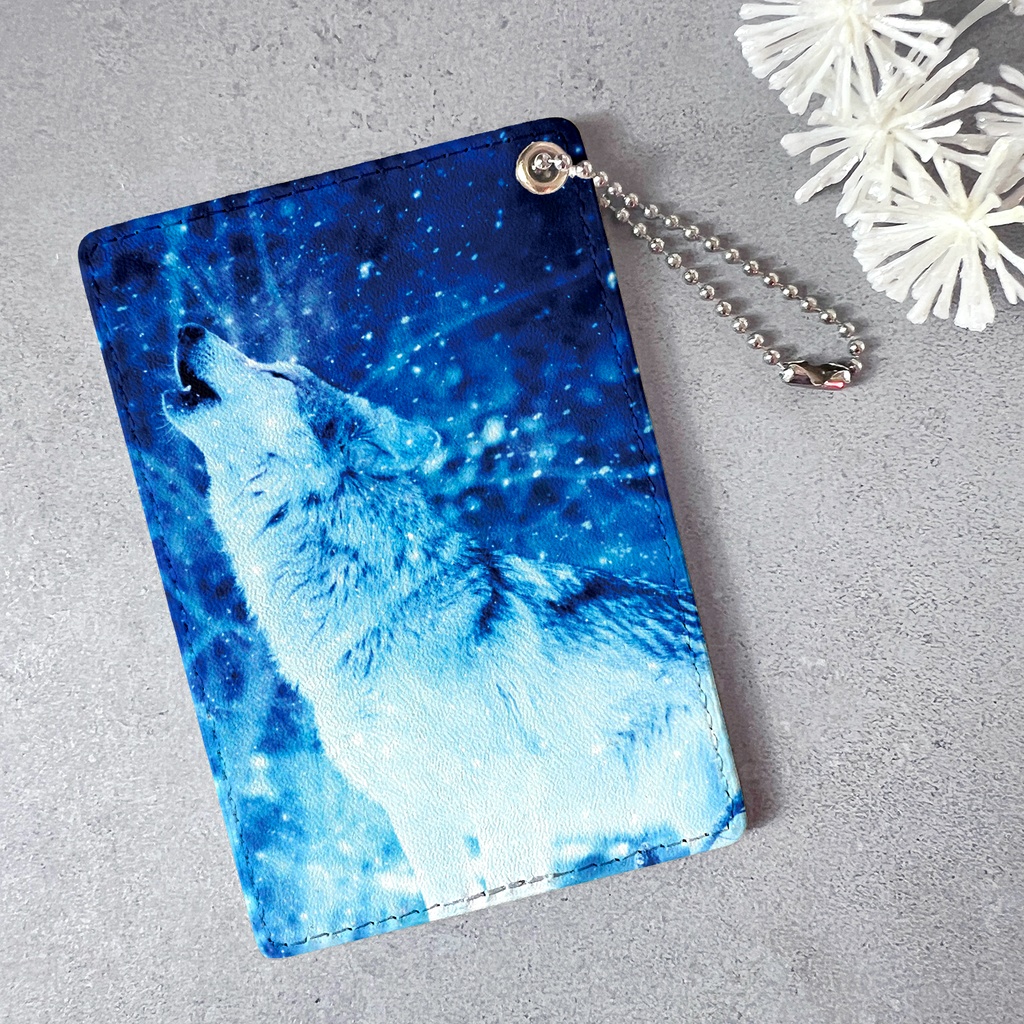 雪原のオオカミのパスケース 名入れ 記念日 ギフト クリスマス 定期入れ カードケース 狼