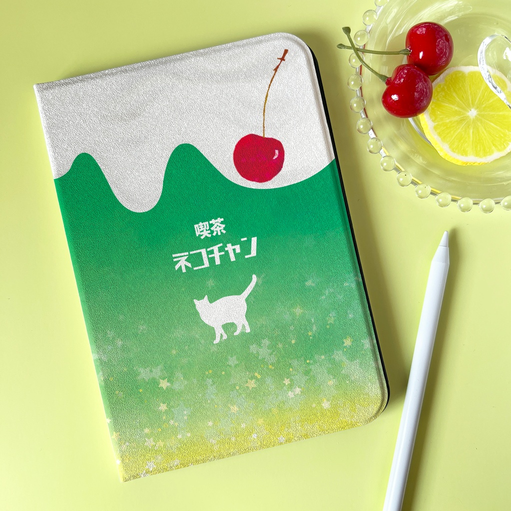 ねこねこメロンクリームソーダのiPadケース　タブレットケース 母の日 敬老の日 誕生日 メロンソーダ 猫 喫茶店