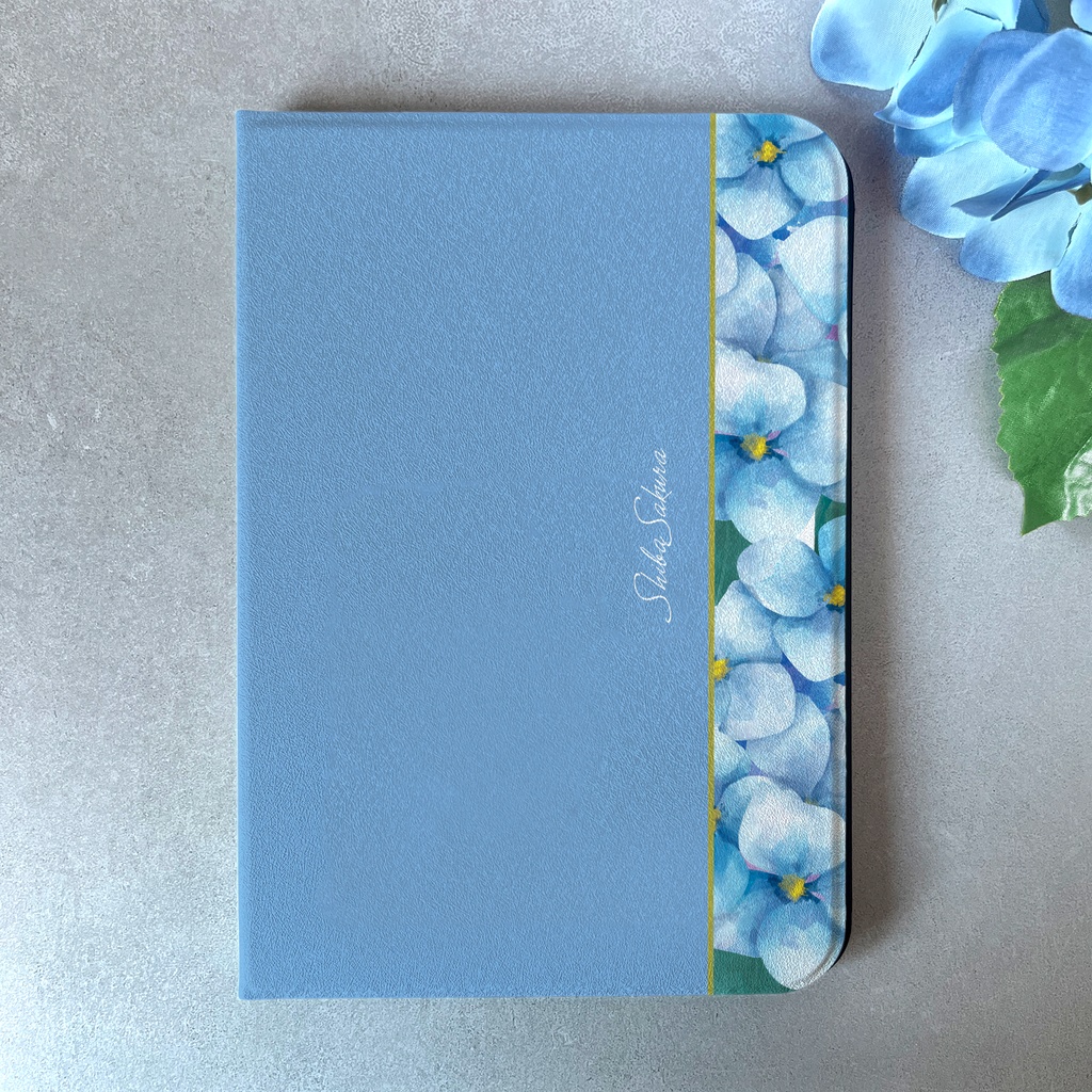 梅雨の紫陽花のiPadケース(薄青) 花 タブレットケース アジサイ 母の日 敬老の日 誕生日