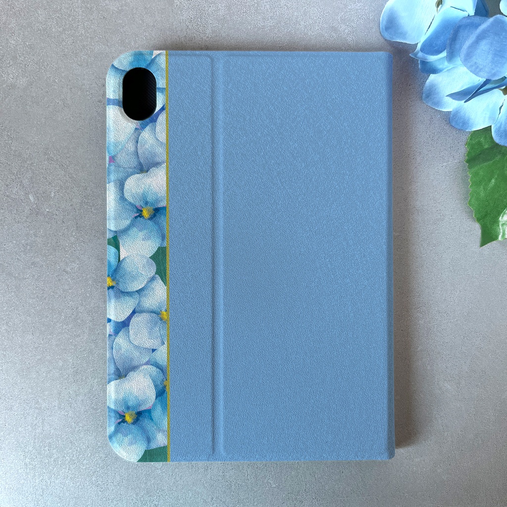 梅雨の紫陽花のiPadケース(薄青) 花 タブレットケース アジサイ 母の日 敬老の日 誕生日