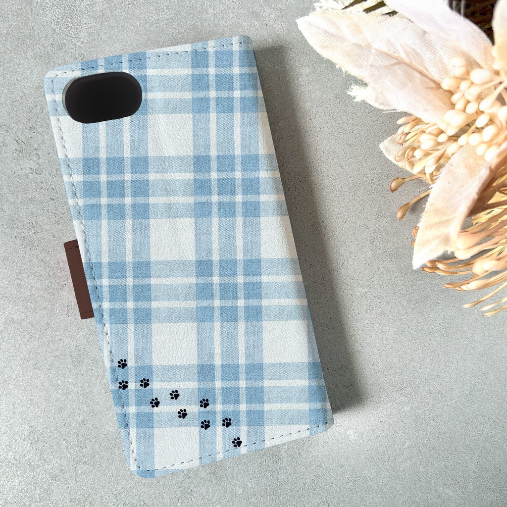 猫とチェックの手帳型スマホケース(水色×ブラウン) カバー iphone16e iphone17e 猫