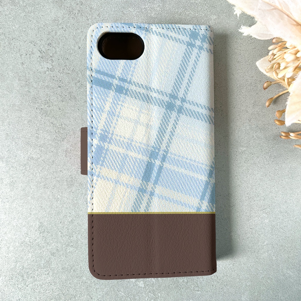 猫とマドラスチェックの手帳型スマホケース(水色×ブラウン) カバー iphone16e iphone17e 猫