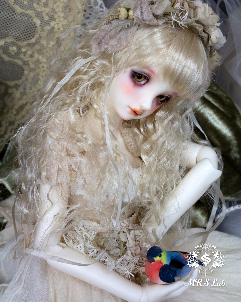 ドールウィッグ モヘア:Girly ガーリィ プラチナシフォン 8-9 inch