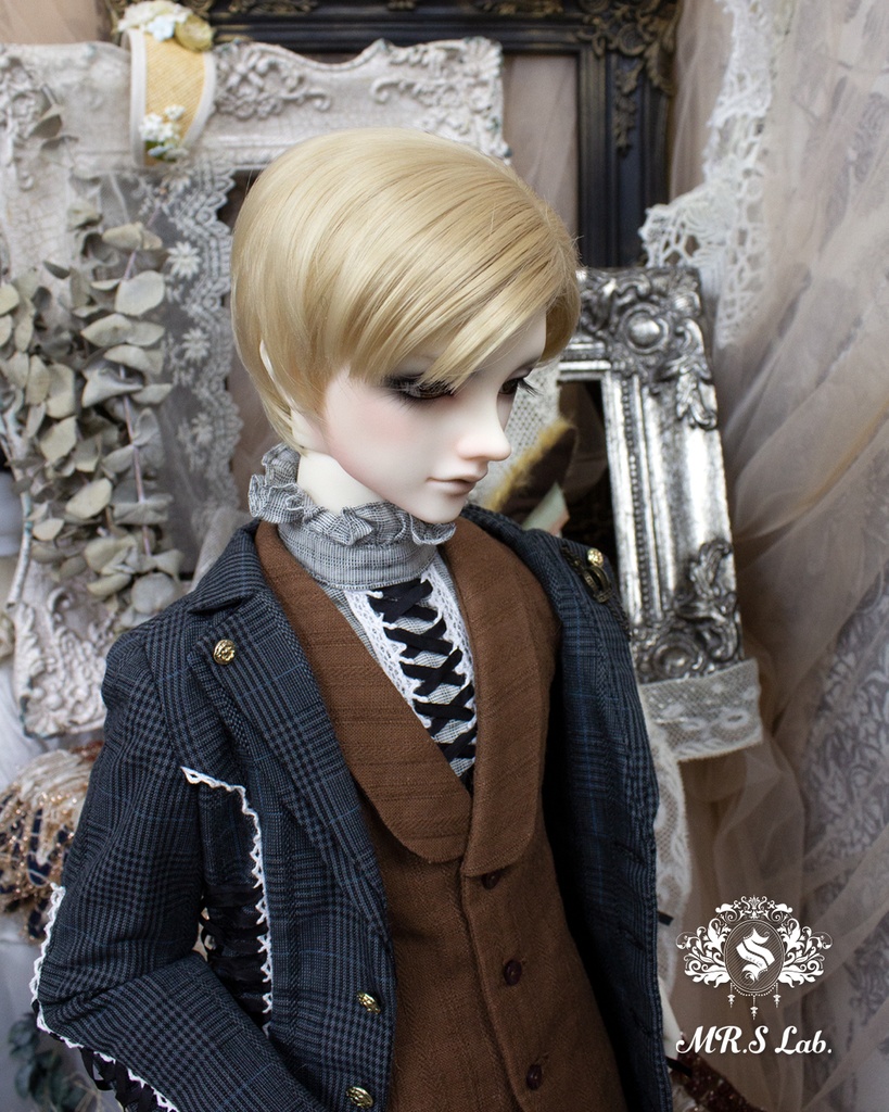 ドールウィッグ 耐熱:Side Part Short サイドパートショート ブロンド 8-9 inch