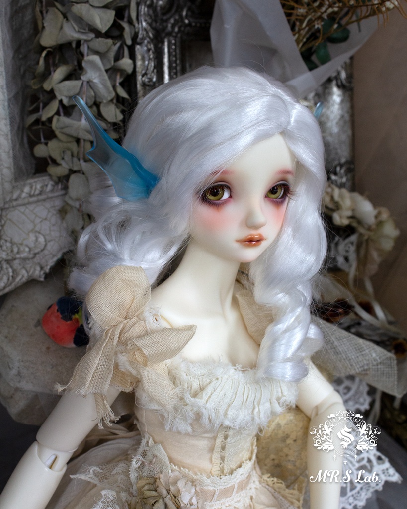 ドールウィッグ モヘア:Vertical Center Part バーティカルセンターパート スノー 8-9 inch