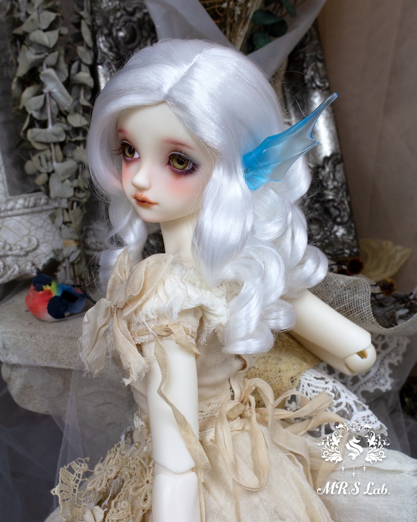 ドールウィッグ モヘア:Vertical Center Part バーティカルセンターパート スノー 8-9 inch