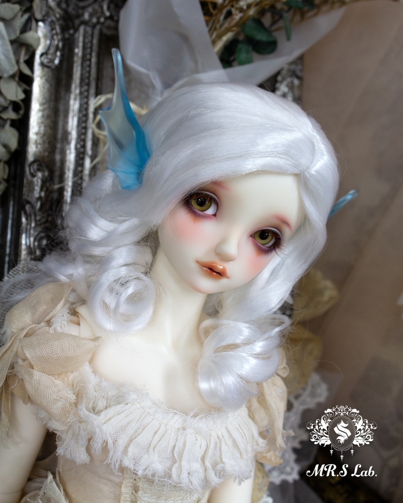 ドールウィッグ モヘア:Vertical Center Part バーティカルセンターパート スノー 8-9 inch