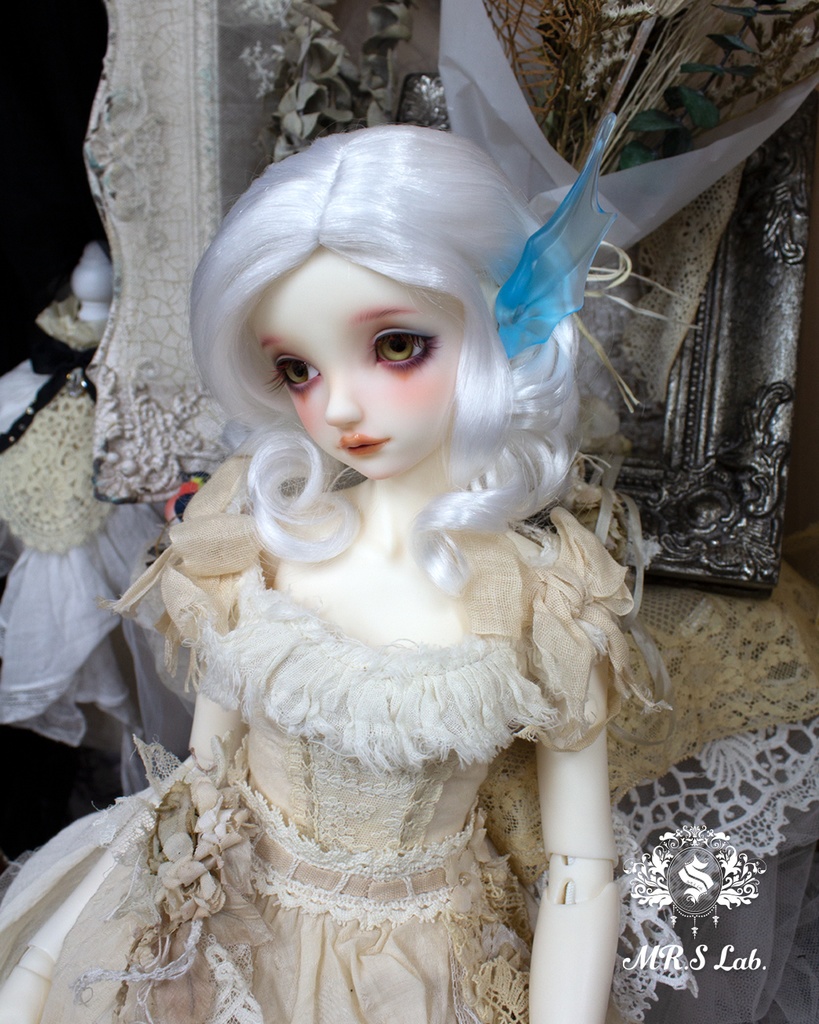 ドールウィッグ モヘア:Vertical Center Part バーティカルセンターパート スノー 8-9 inch