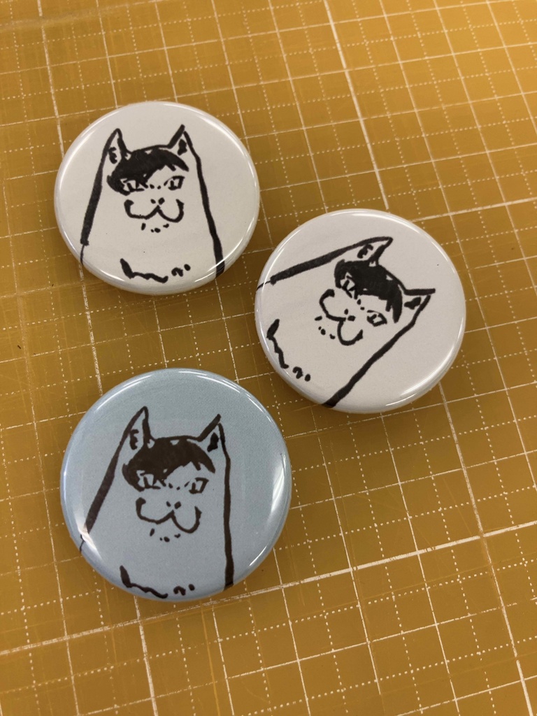 猫缶バッジ／32mm／白