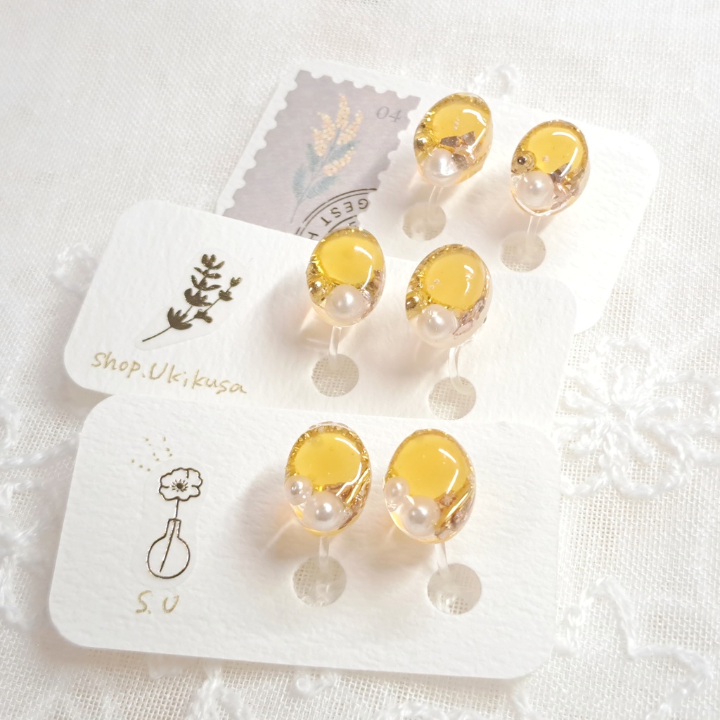 MiZkaシリーズ 小粒*楕円イヤリング(オレンジ)