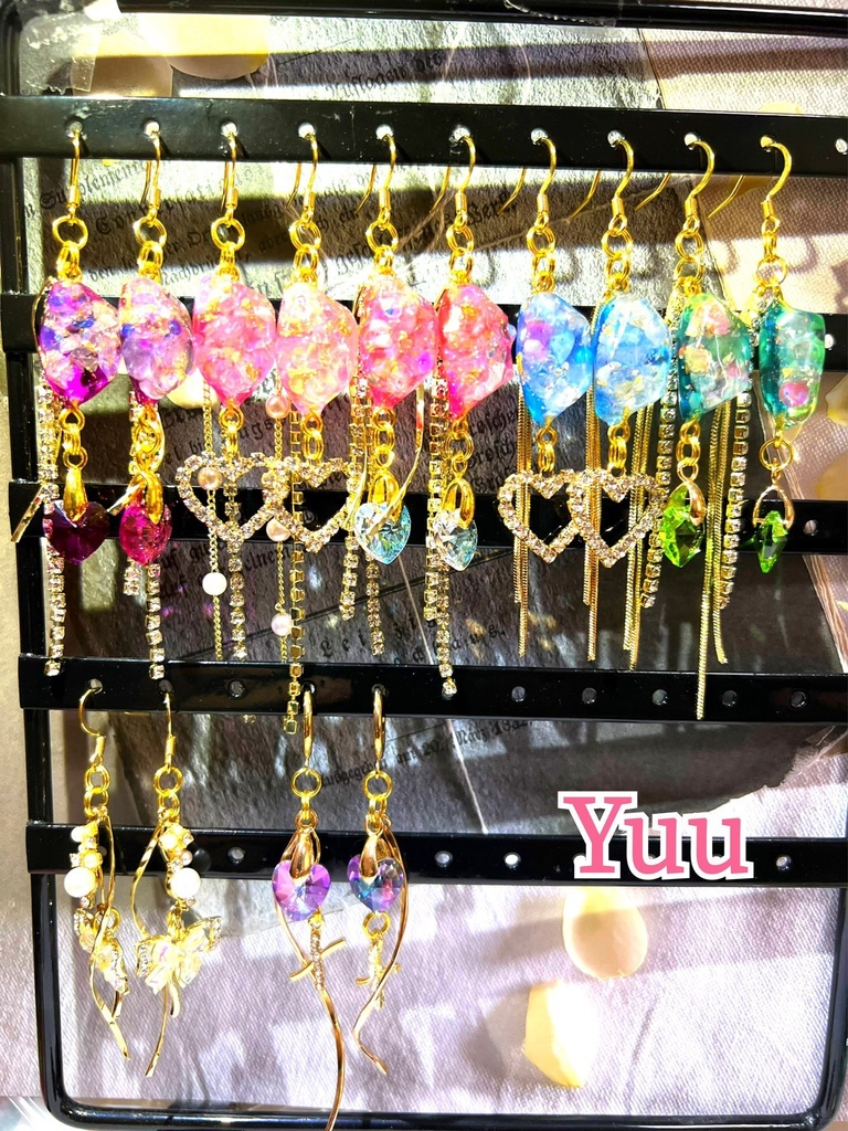 カシオレ仕様  多面グリーンピアス