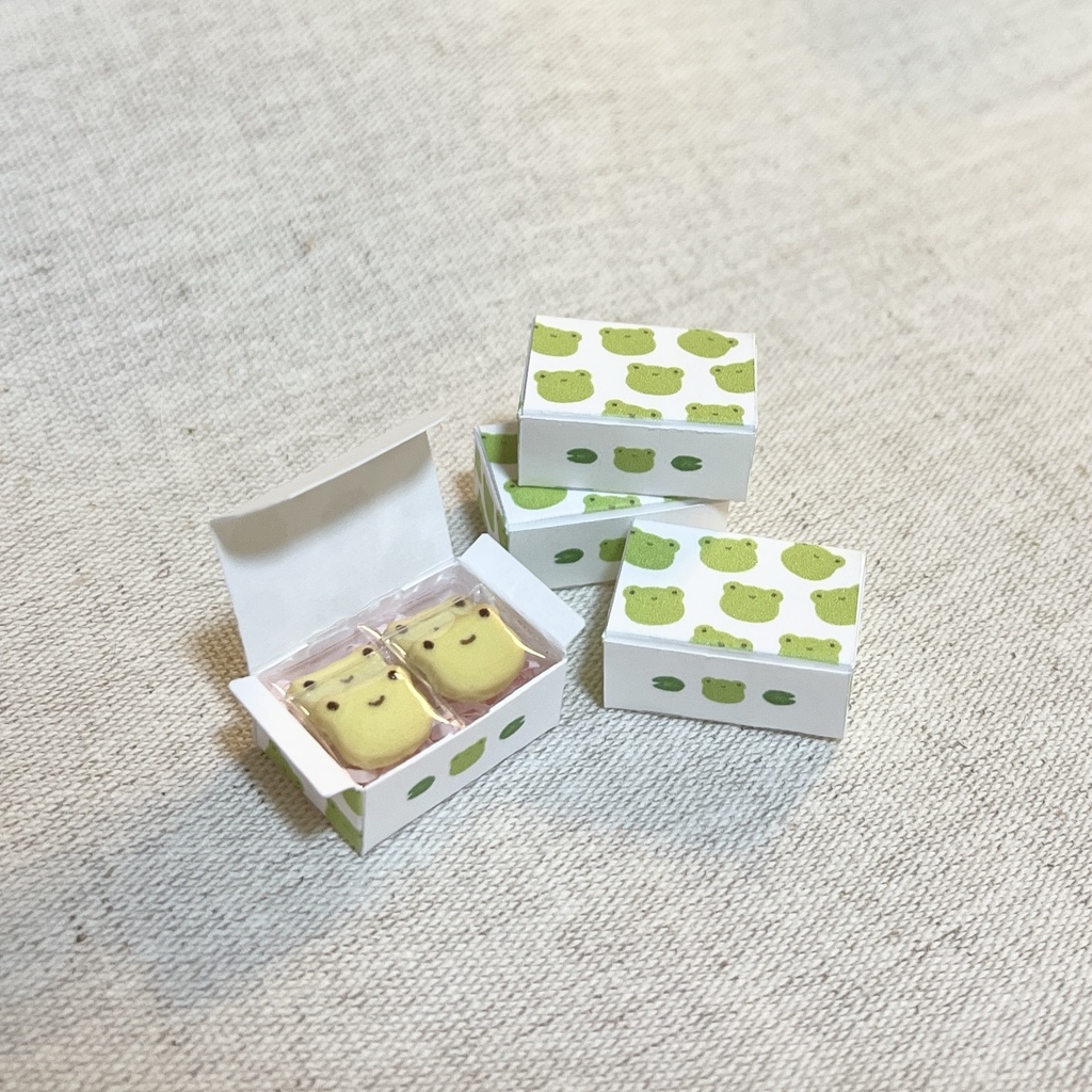 ミニチュア かえるのクッキー