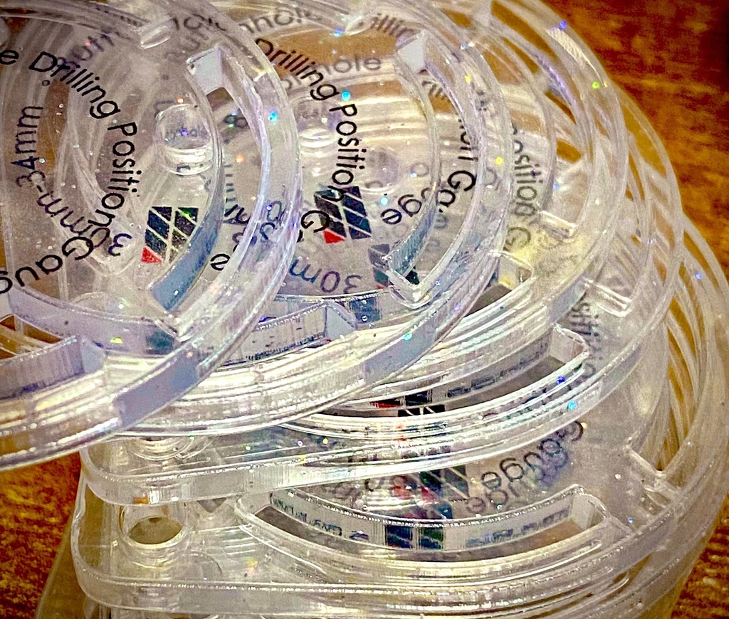 ボタンホール位置決めゲージ