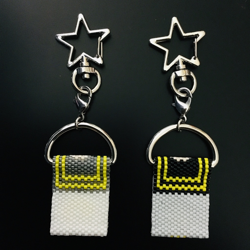 【衣装モチーフキーホルダー】鏡音リン/鏡音レン V4X