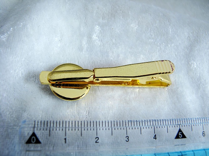 【成人式やプレゼントに】ネクタイピン ロイヤルブルー×ゴシック