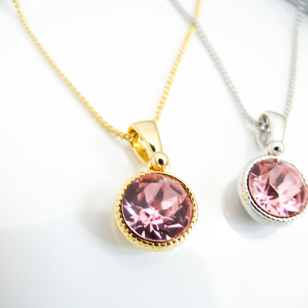 *春カラーのスワロフスキーネックレス ライトローズ*金具の色が選べます
