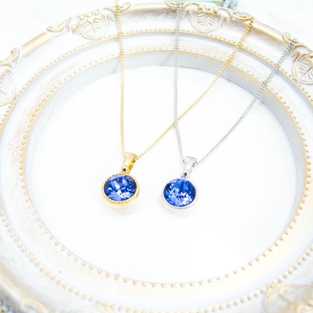 *シンプルなまるいクリスタルガラスのネックレス サファイア* 金具の色が選べます