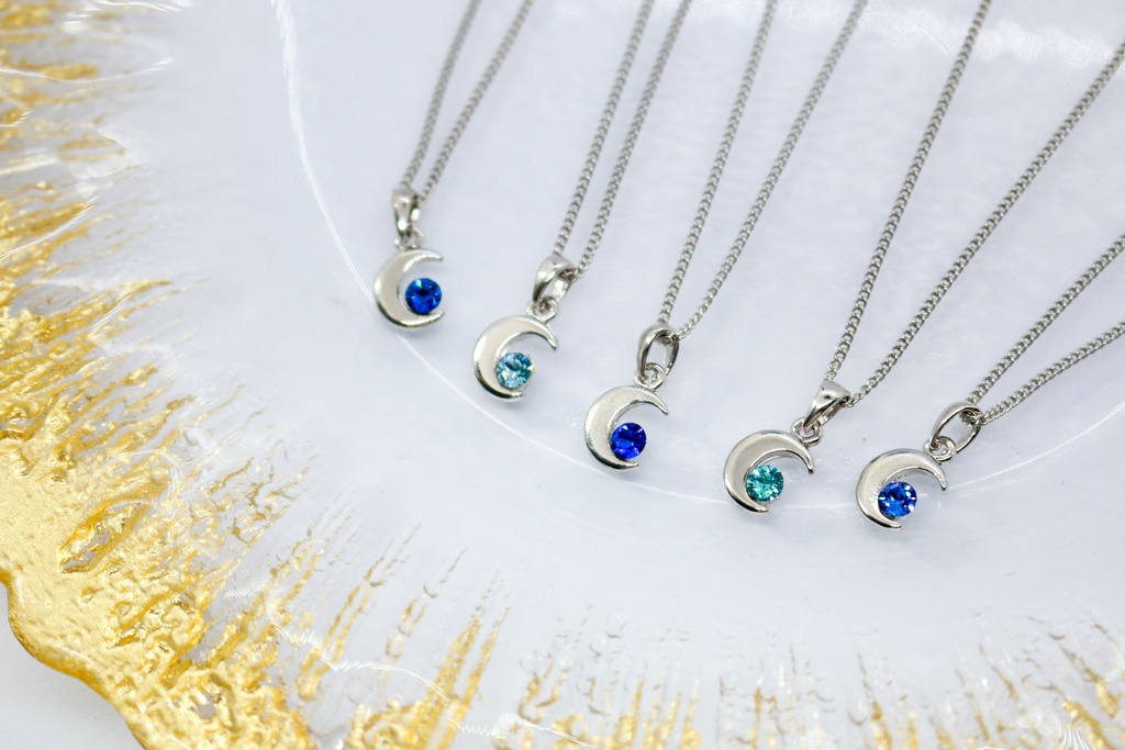 クリスタルクレセントムーンのシルバーネックレス ~選べる青系ストーン5種~類