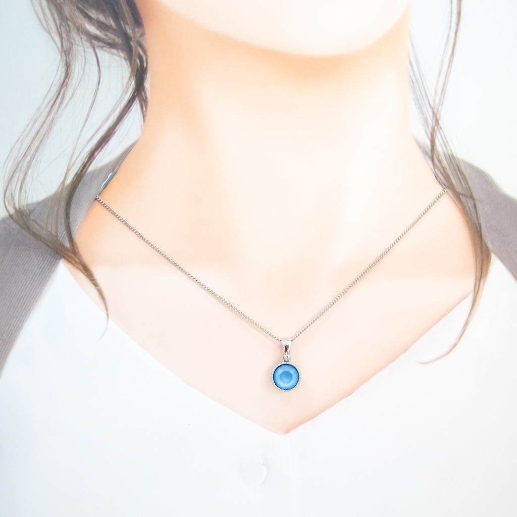 *シンプルなスワロフスキーネックレス クリスタルサマーブルー* 金具の色が選べます