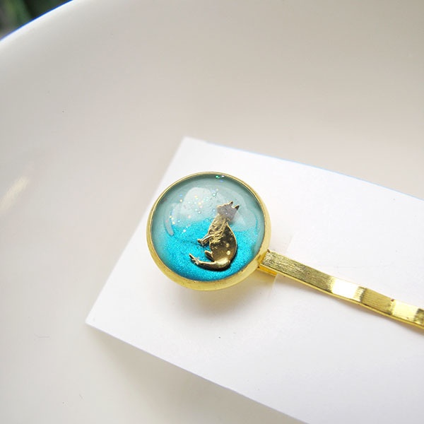 ちいさなまるいヘアピン 猫 パステルグリーン×メタルグリーン