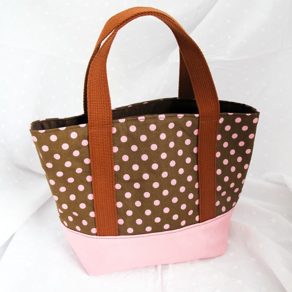 甘くてかわいい、いちごチョコのミニトート