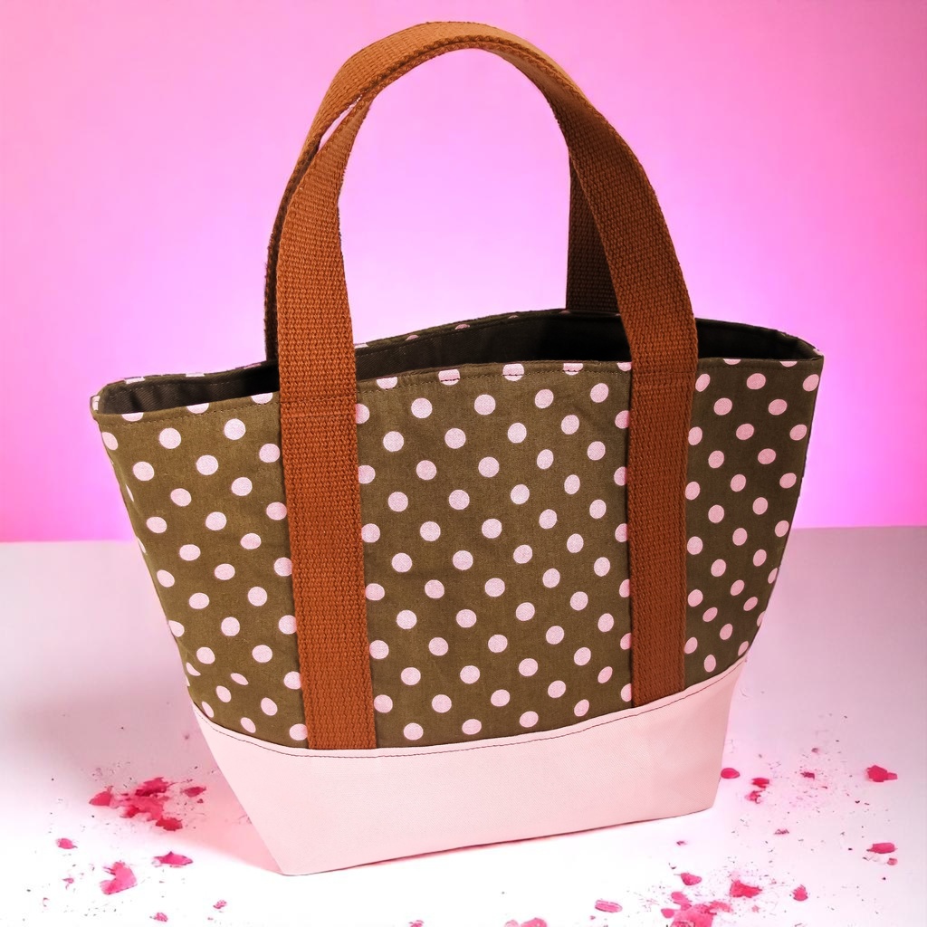 甘くてかわいい、いちごチョコのミニトート