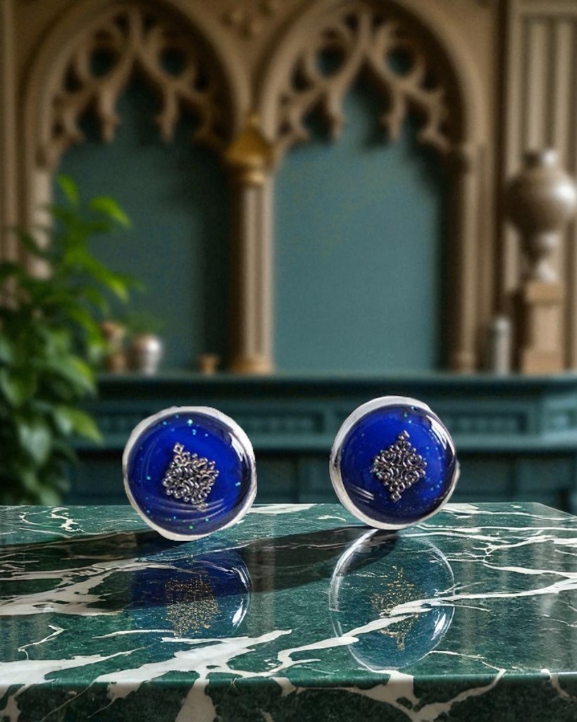 ゴシックモチーフのカフスボタン　ロイヤルブルー　シルバー金具