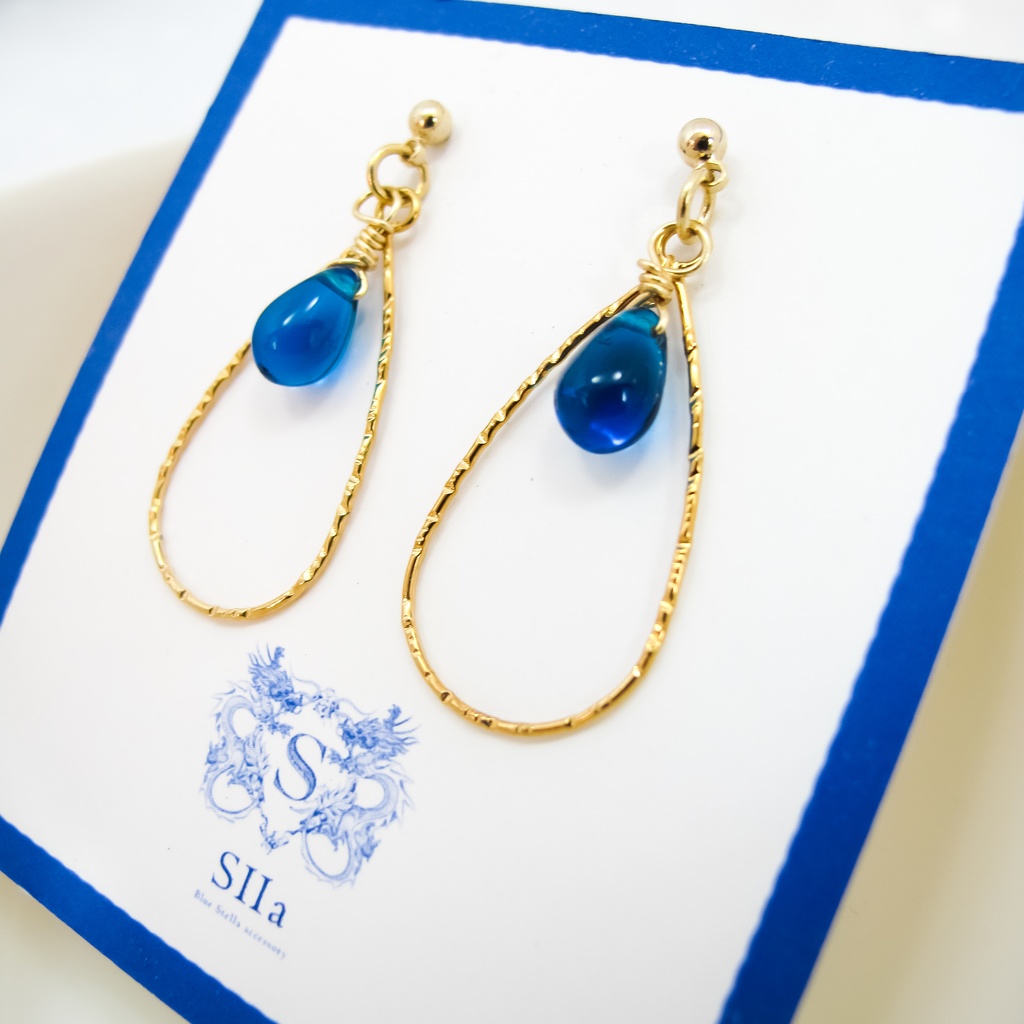 チェコビーズのティアドロップイヤリング ダークアクア 金具変更できます