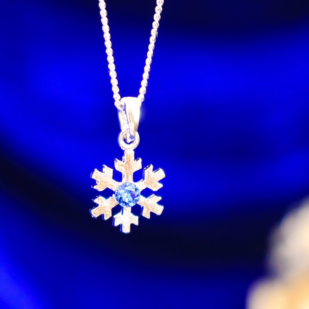 【クリスマスプレゼントに】雪の結晶ネックレス サファイア 金具の色が選べます