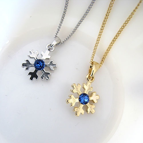【クリスマスプレゼントに】雪の結晶ネックレス サファイア 金具の色が選べます