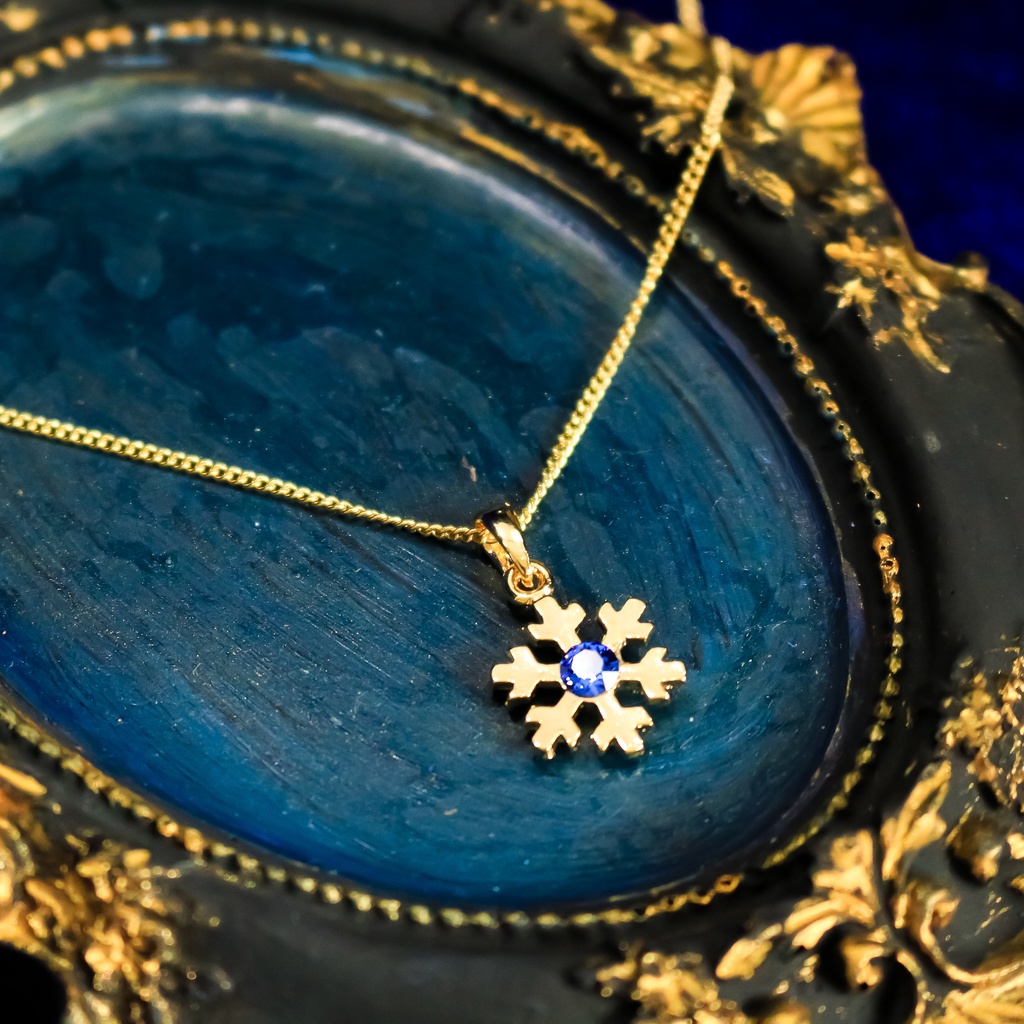 【クリスマスプレゼントに】雪の結晶ネックレス サファイア 金具の色が選べます