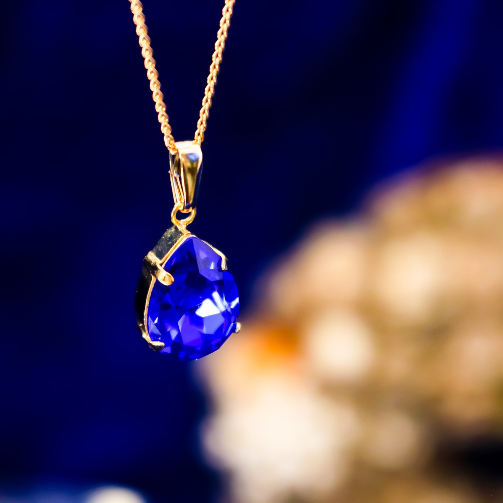 *しずくサイズのクリスタルガラスネックレス マジェスティックブルー*金具の色が選べます