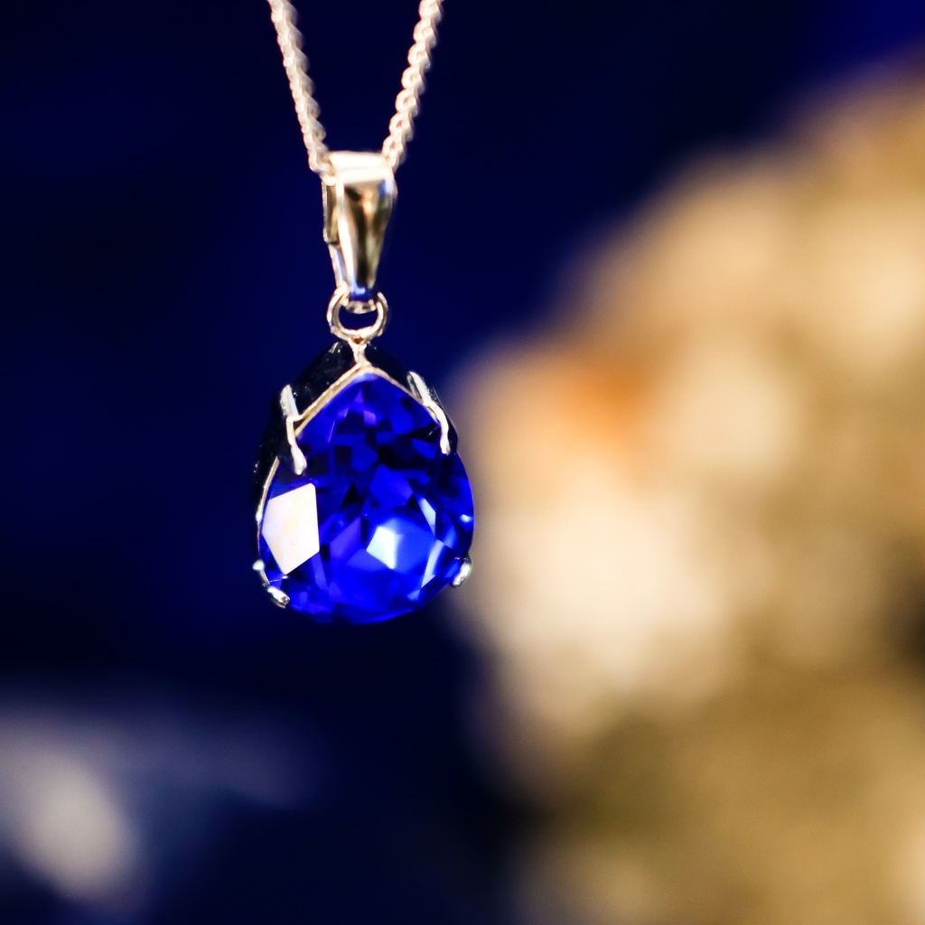 *しずくサイズのクリスタルガラスネックレス マジェスティックブルー*金具の色が選べます