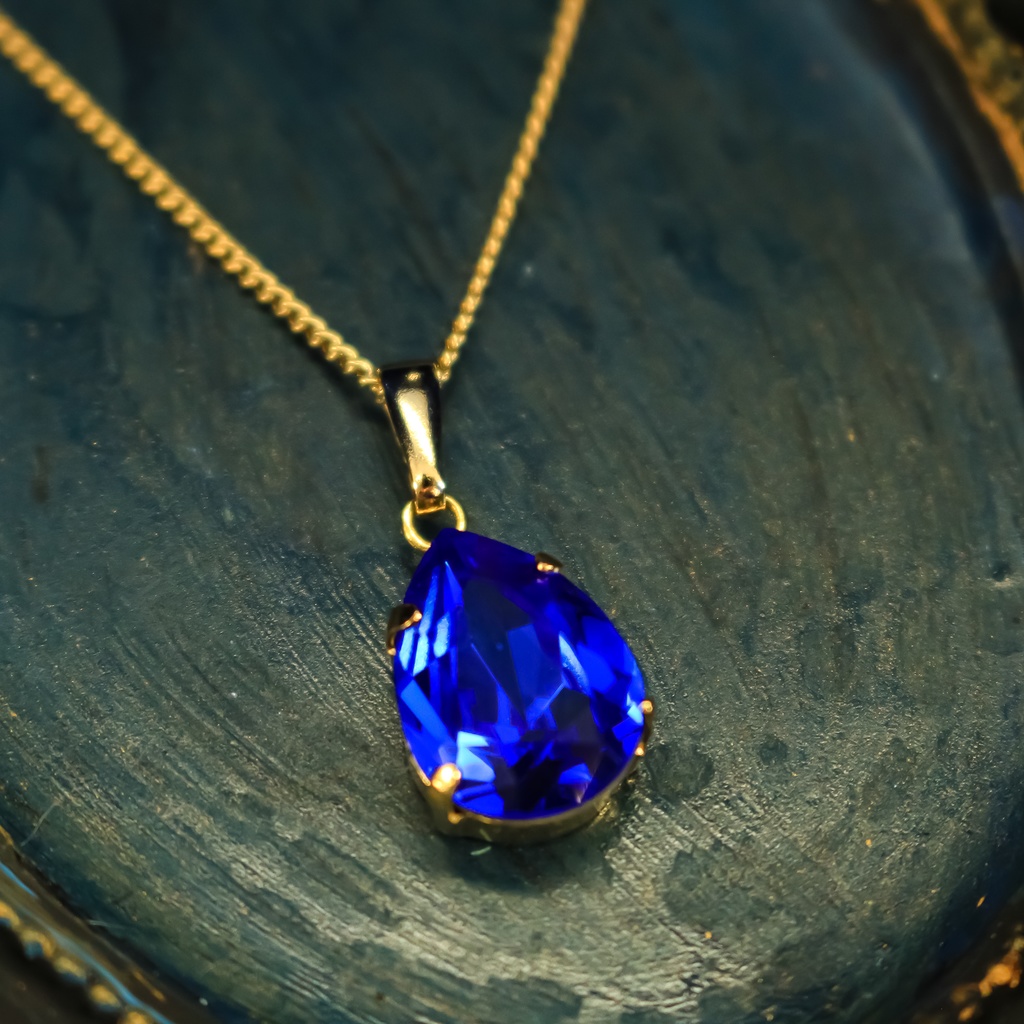 *しずくサイズのクリスタルガラスネックレス マジェスティックブルー*金具の色が選べます