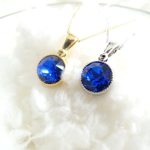 シンプルなまるいクリスタルネックレス 【マジェスティックブルー】*選べる金具の色