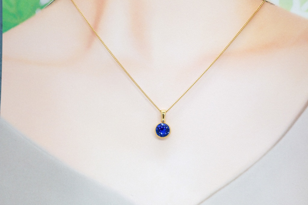 シンプルなまるいクリスタルネックレス 【マジェスティックブルー】*選べる金具の色