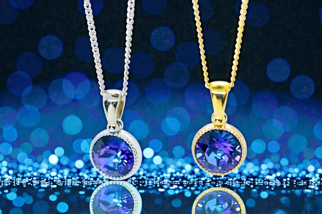 【献身の花影】クリスタルガラスのネックレス ヘリオトロープ(菫)*金具の色が選べます