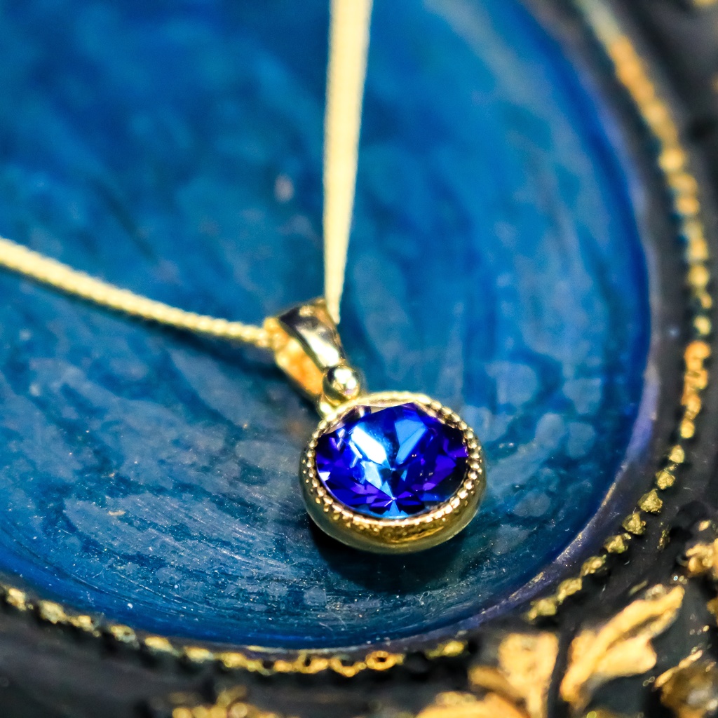 シンプルなまるいクリスタルガラスのネックレス ~ヘリオトロープ~*金具の色が選べます