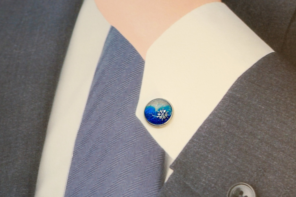 雪のカフスボタン ホワイト×オーシャンブルー シルバー金具