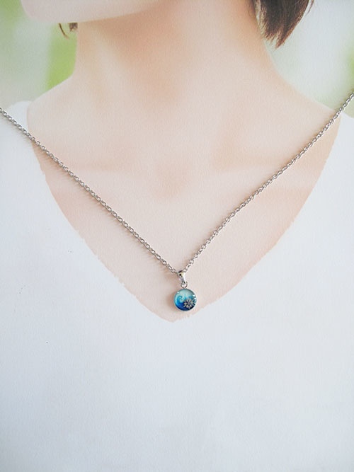 ちいさなまるいネックレス 雪 ホワイト×オーシャンブルー