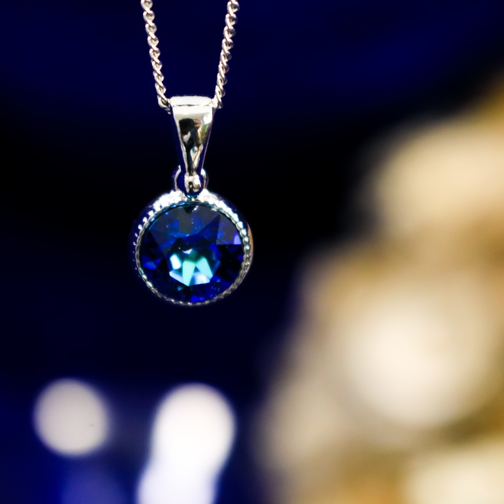 シンプルなクリスタルガラスのネックレス バミューダブルー*金具の色が選べます