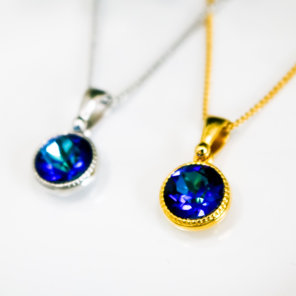 シンプルなクリスタルガラスのネックレス バミューダブルー*金具の色が選べます