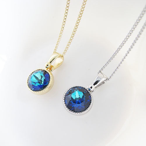 シンプルなクリスタルガラスのネックレス バミューダブルー*金具の色が選べます