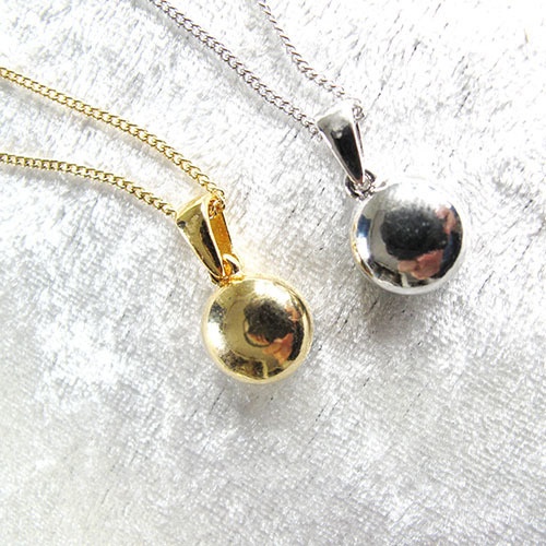 【紅のしずく — Autumn Whisper】シンプルなクリスタルガラスのネックレス シャム 金具の色が選べます