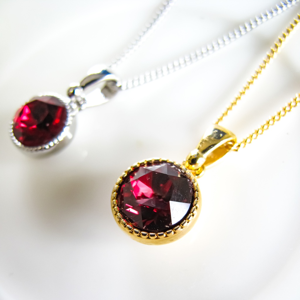 【紅のしずく — Autumn Whisper】シンプルなクリスタルガラスのネックレス シャム 金具の色が選べます