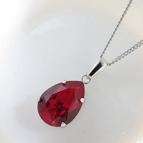 【深紅のしずく】*ペアシェイプクリスタルガラスのネックレス シャム 選べる金具色*